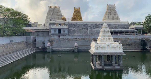 Sri Kanchi Kamakshi Amman Temple, Kanchipuram, Tamil Nadu - Vushii.com